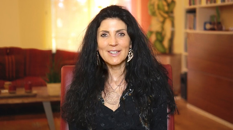 Video Vorschaubild - Katharina Schmolmüller sprechend